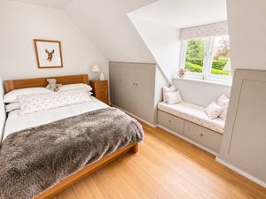 Bedroom- click for photo gallery